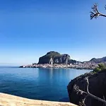 Charles * 切法卢